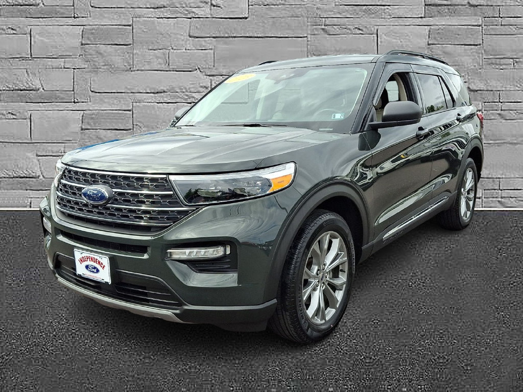 Certified 2023 Ford Explorer XLT w/ Equipment Group 202A AWD/4WD image 4