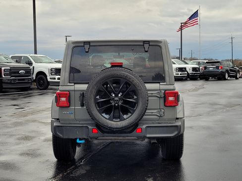 Used 2022 Jeep Wrangler Unlimited Sahara w/ Cold Weather Group image 5