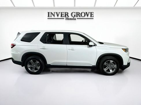 Used 2025 Honda Pilot EX-L image 4