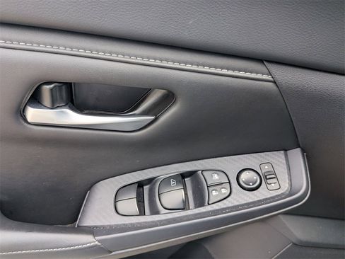 Used 2024 Nissan Sentra SV image 11