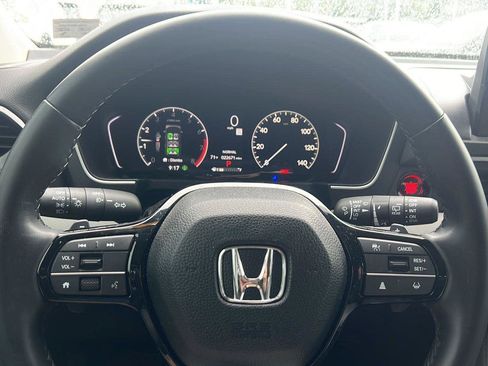 Certified 2025 Honda Pilot Touring image 11