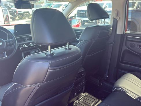 Used 2025 Honda Pilot Elite image 32