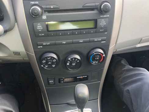 Used 2010 Toyota Corolla LE image 6