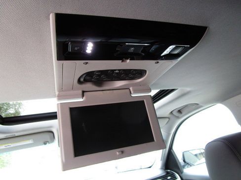 Used 2019 Chevrolet Tahoe Premier AWD/4WD image 15