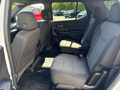 Used 2023 Chevrolet Traverse LT FWD image 25