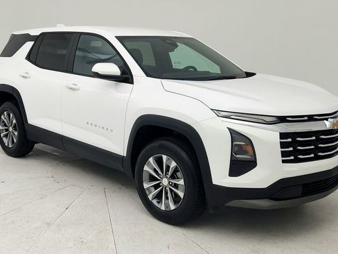 Used 2025 Chevrolet Equinox LT FWD image 1