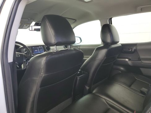 Used 2023 Toyota Tacoma SR5 RWD image 12