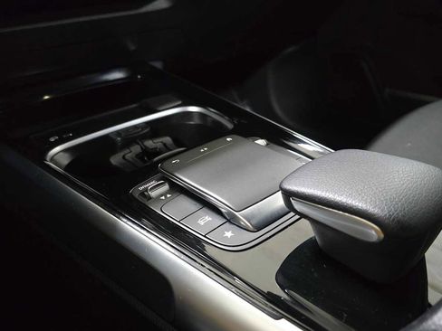 Used 2023 Mercedes-Benz GLB 250 GLB 250 image 32