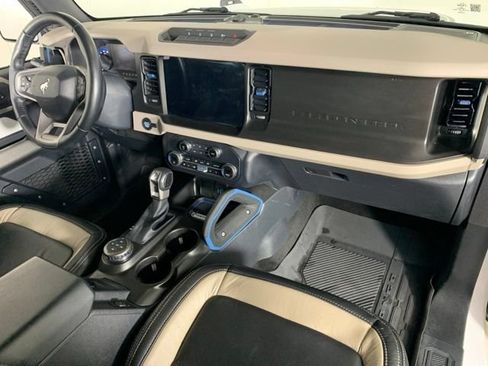 Used 2023 Ford Bronco 2-Door AWD/4WD image 6