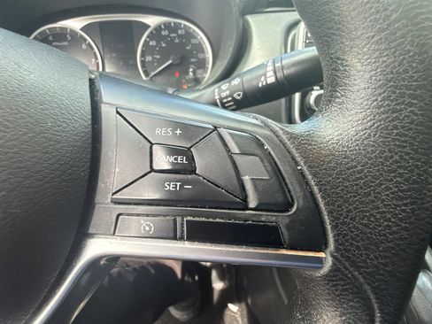 Used 2020 Nissan Versa S FWD image 18