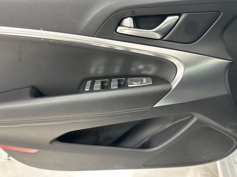 Used 2025 Genesis G70 2.5T RWD image 15