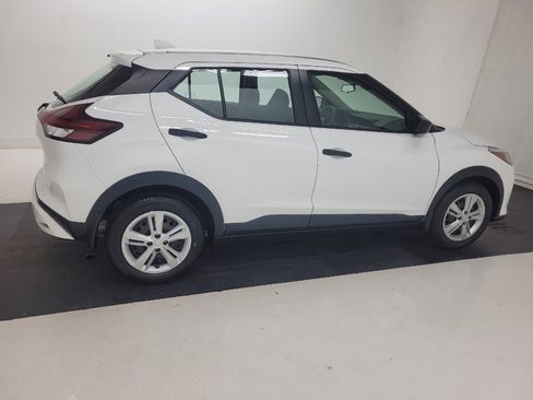 Used 2024 Nissan Kicks S FWD image 10