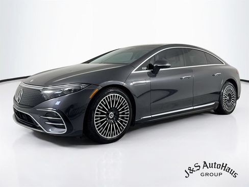 Used 2023 Mercedes-Benz EQS 580 4MATIC Sedan image 3
