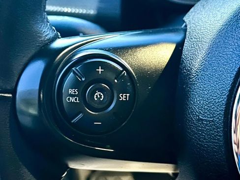 Used 2019 MINI Cooper 4-Door Hardtop FWD image 24