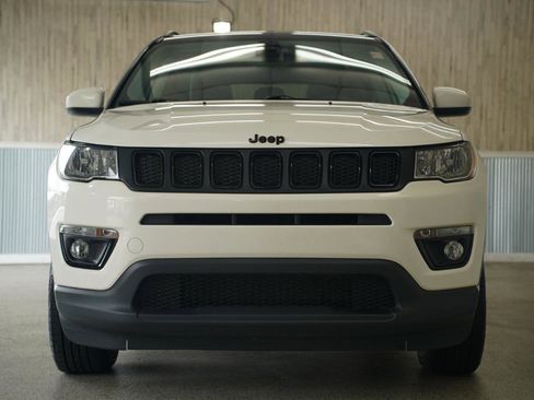 Used 2019 Jeep Compass Latitude AWD/4WD image 3