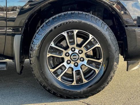 Used 2021 Nissan Titan SV w/ Accessory Utility Package image 10