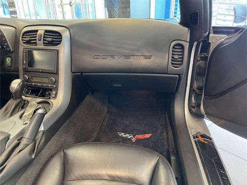 Used 2006 Chevrolet Corvette Convertible w/ Preferred Equipment Group RWD image 32
