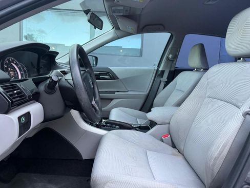Used 2017 Honda Accord LX image 13