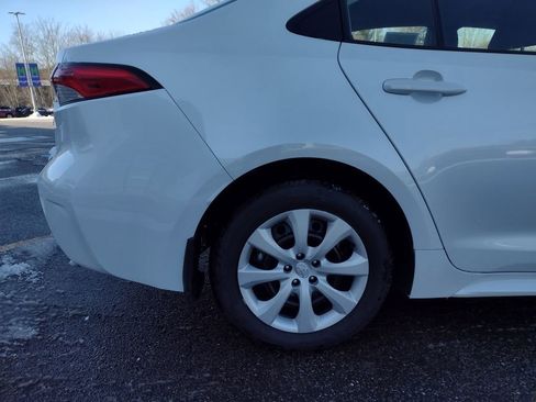 Used 2025 Toyota Corolla LE image 8