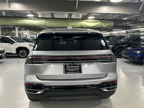 Used 2024 Lincoln Nautilus Premier w/ Equipment Group 102A image 3