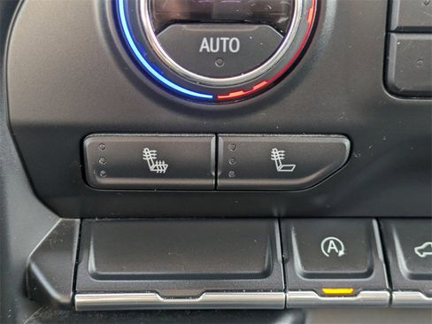 Used 2021 Chevrolet Silverado 1500 LT image 25