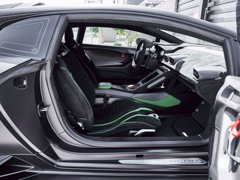 Used 2022 Lamborghini Huracan STO image 38