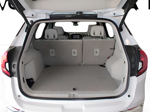 Used 2020 GMC Terrain Denali w/ Denali Premium Package FWD image 14