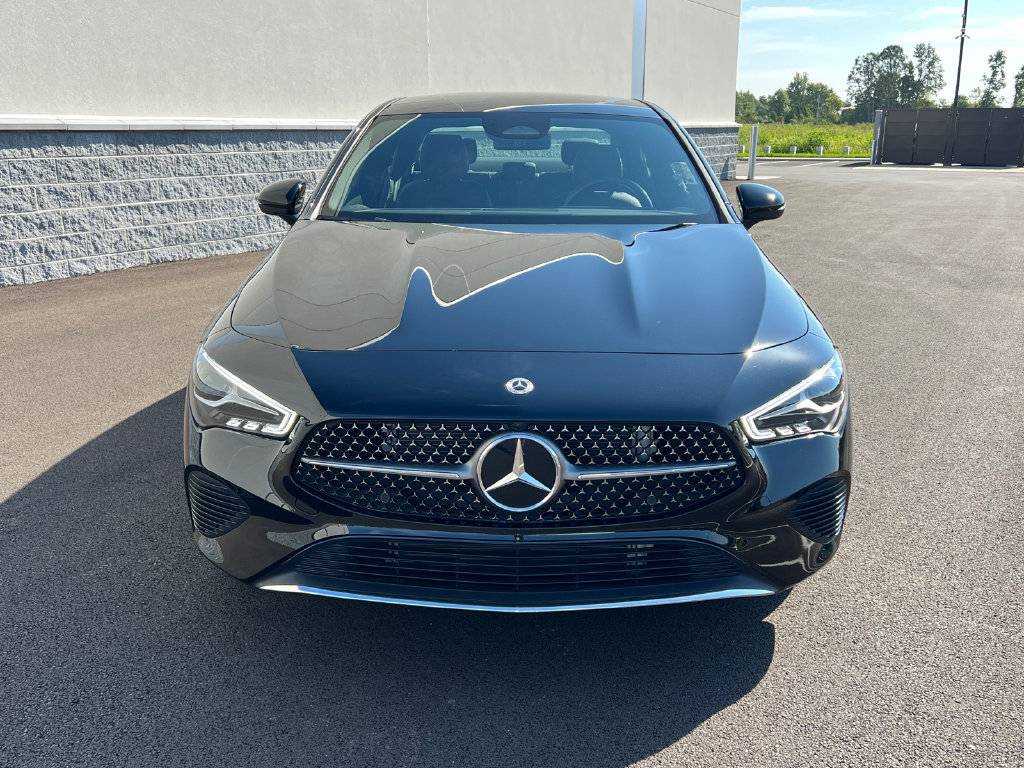 Used 2025 Mercedes-Benz CLA 250 4MATIC image 3