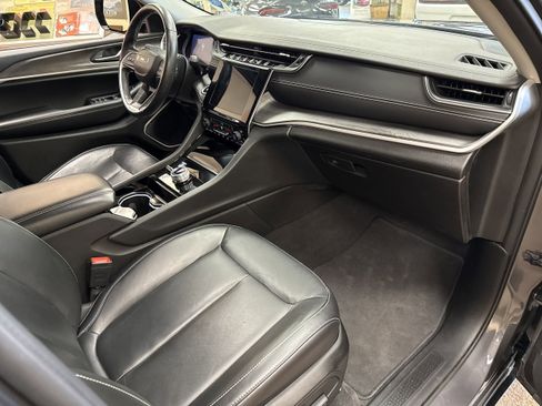 Used 2021 Jeep Grand Cherokee L Limited image 16