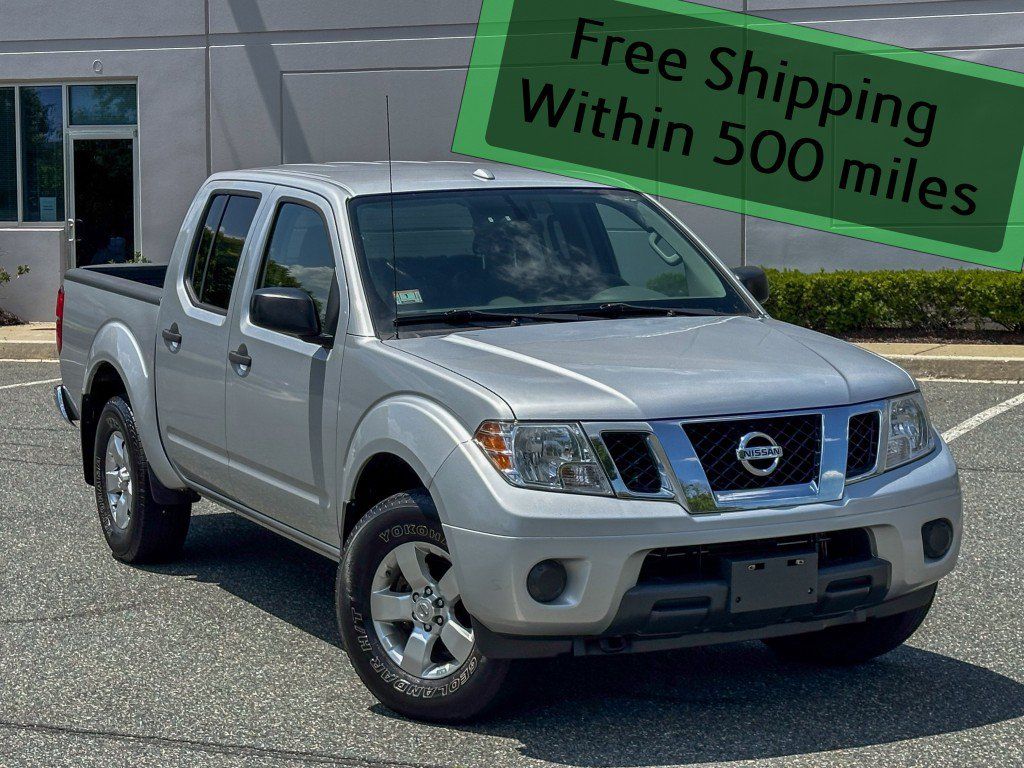 Used 2013 Nissan Frontier SV AWD/4WD image 2