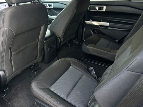 Used 2023 Ford Explorer XLT image 12