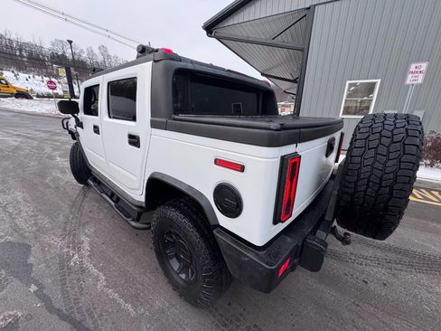 Used 2005 HUMMER H2 SUT w/ Preferred Equipment Group image 3