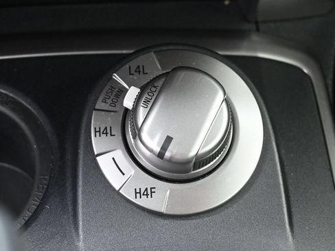 Used 2024 Toyota 4Runner Limited AWD/4WD image 27