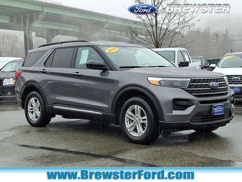 Used 2022 Ford Explorer XLT image 1