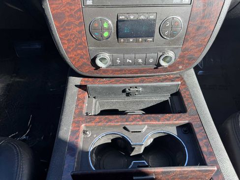 Used 2007 GMC Yukon Denali image 30