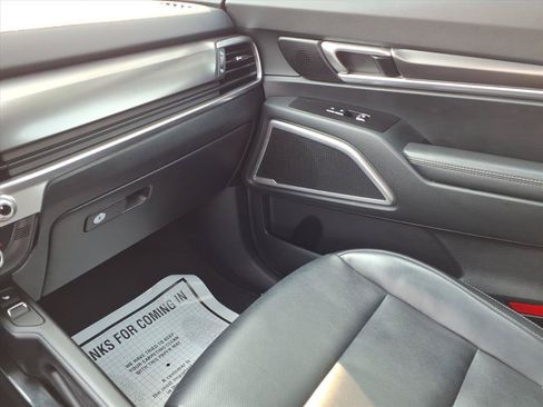 Used 2025 Kia Telluride S FWD image 22