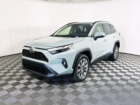 Used 2023 Toyota RAV4 XLE Premium FWD image 7