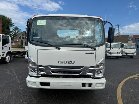 New 2026 Isuzu NPR RWD image 2