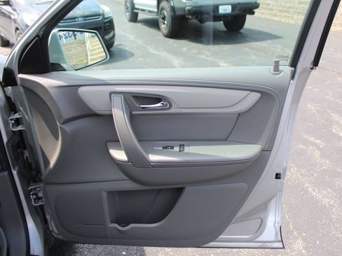 Used 2016 Chevrolet Traverse LT FWD image 12