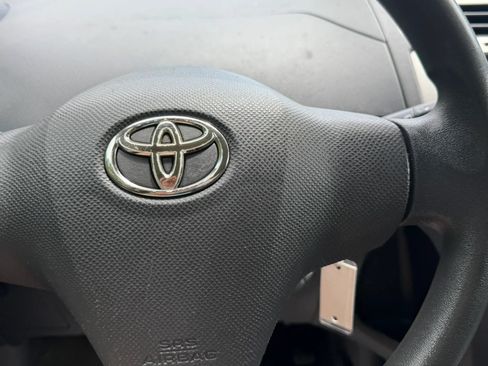 Used 2010 Toyota Yaris 2-Door Hatchback FWD image 27