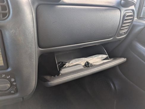 Used 2004 GMC Sonoma SLS w/ Appearance Package image 29