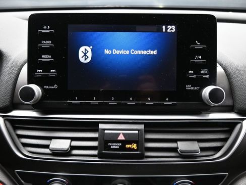 Used 2018 Honda Accord LX image 18