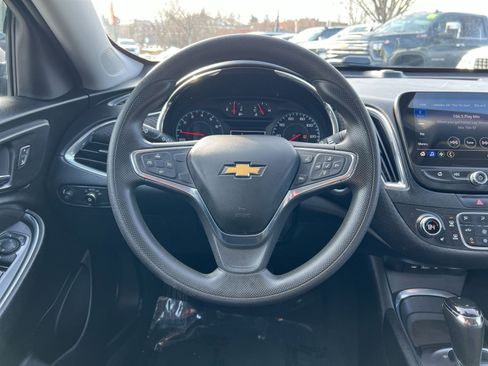 Used 2019 Chevrolet Malibu LT image 16