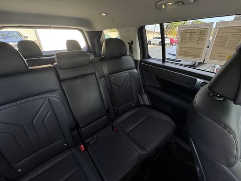 Used 2025 Hyundai Santa Fe SEL image 40