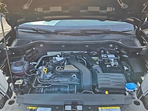 New 2026 Volkswagen Taos SE image 10