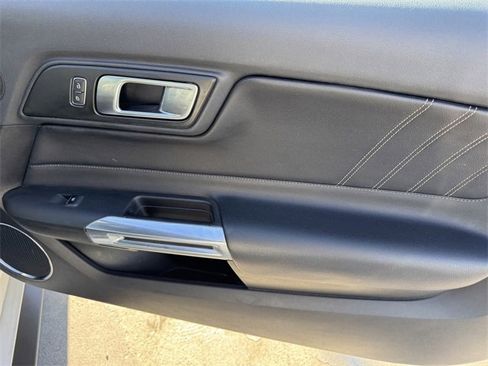 Used 2020 Ford Mustang Premium image 8