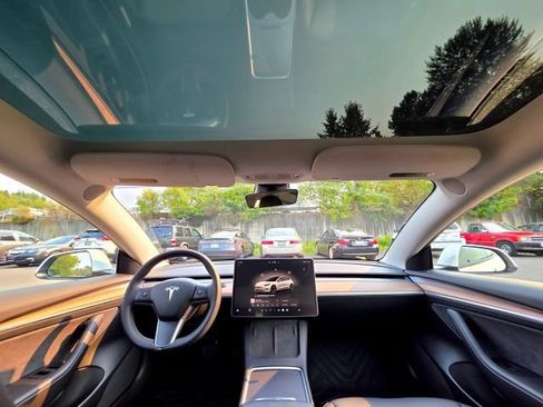 Used 2022 Tesla Model 3 Long Range AWD/4WD image 46