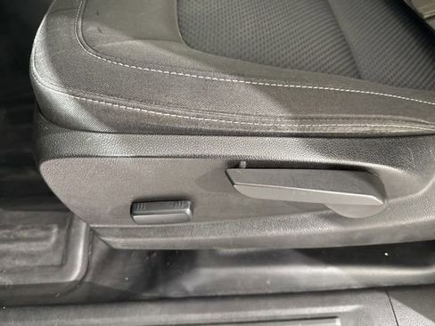 Used 2022 Chevrolet Colorado LT w/ Fleet Safety Package image 20