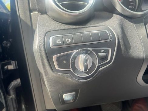 Used 2018 Mercedes-Benz GLC 300 4MATIC image 16
