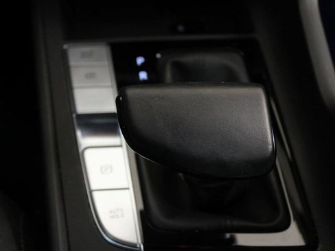 Used 2025 Hyundai Elantra Limited FWD image 27